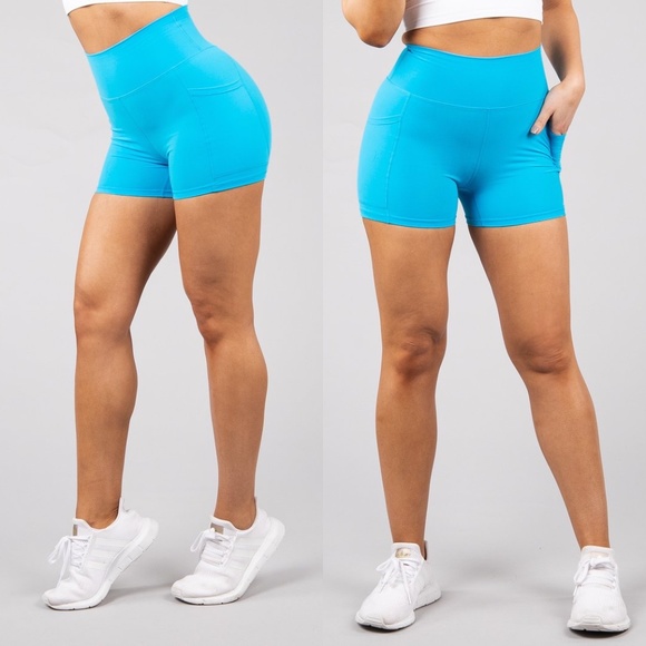 Buffbunny Collection Pants - BuffBunny Rosa Shorts Hawaiian